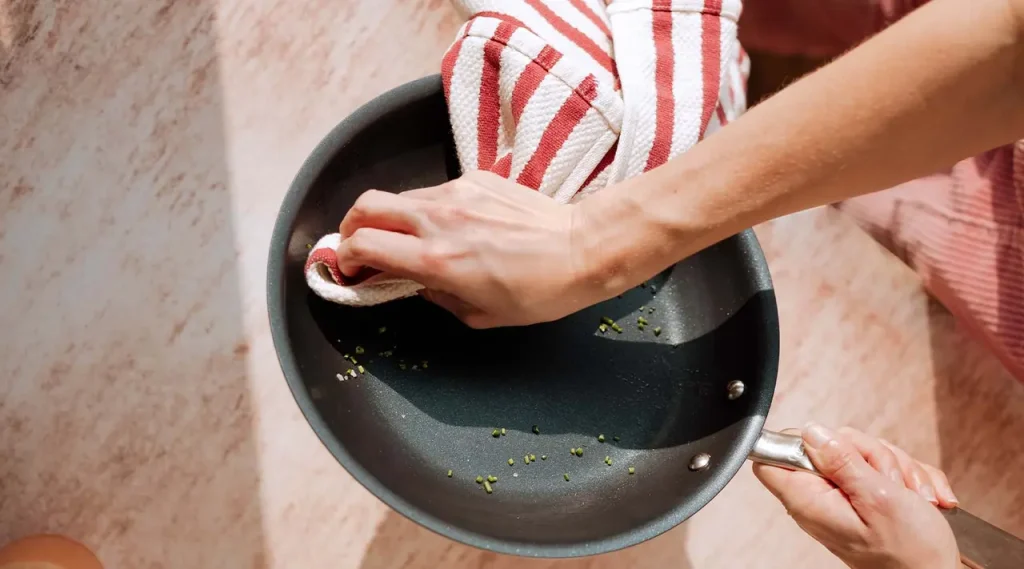 How Do You Clean Non Stick Cookware